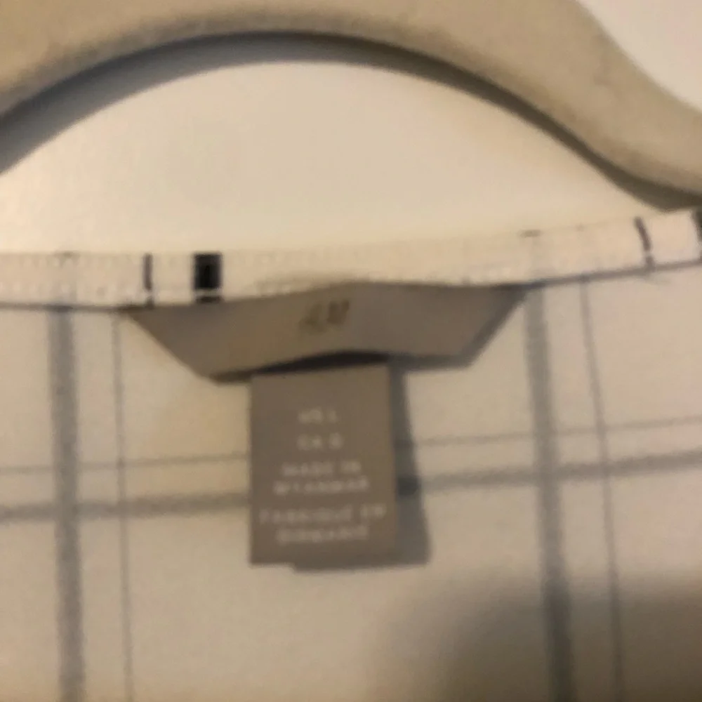 H&M Boxy White and Black Blouse - Picture 2 of 2